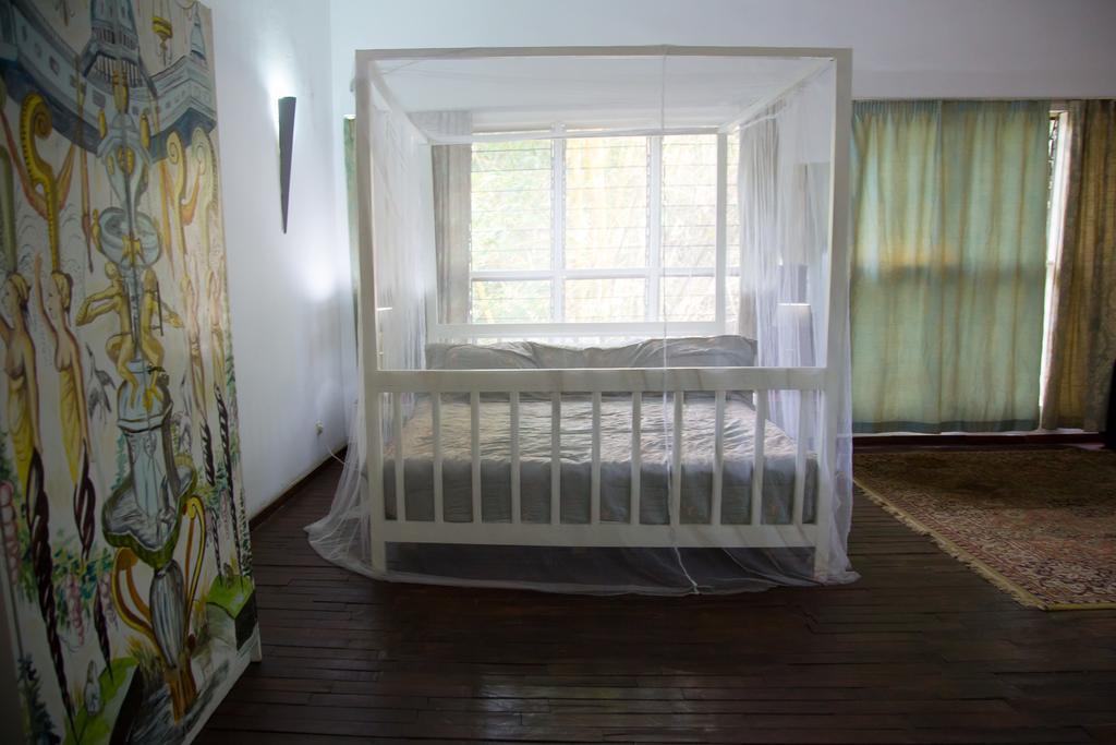 Bushman Cafe Hotel Abidjan Eksteriør bilde
