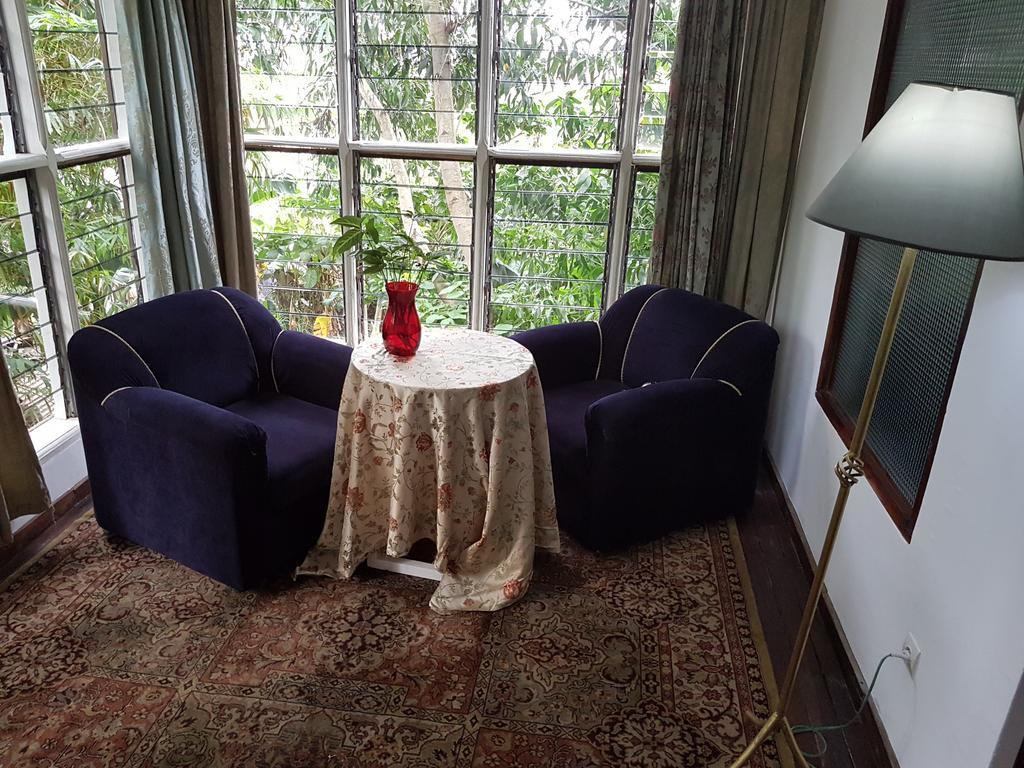 Bushman Cafe Hotel Abidjan Eksteriør bilde