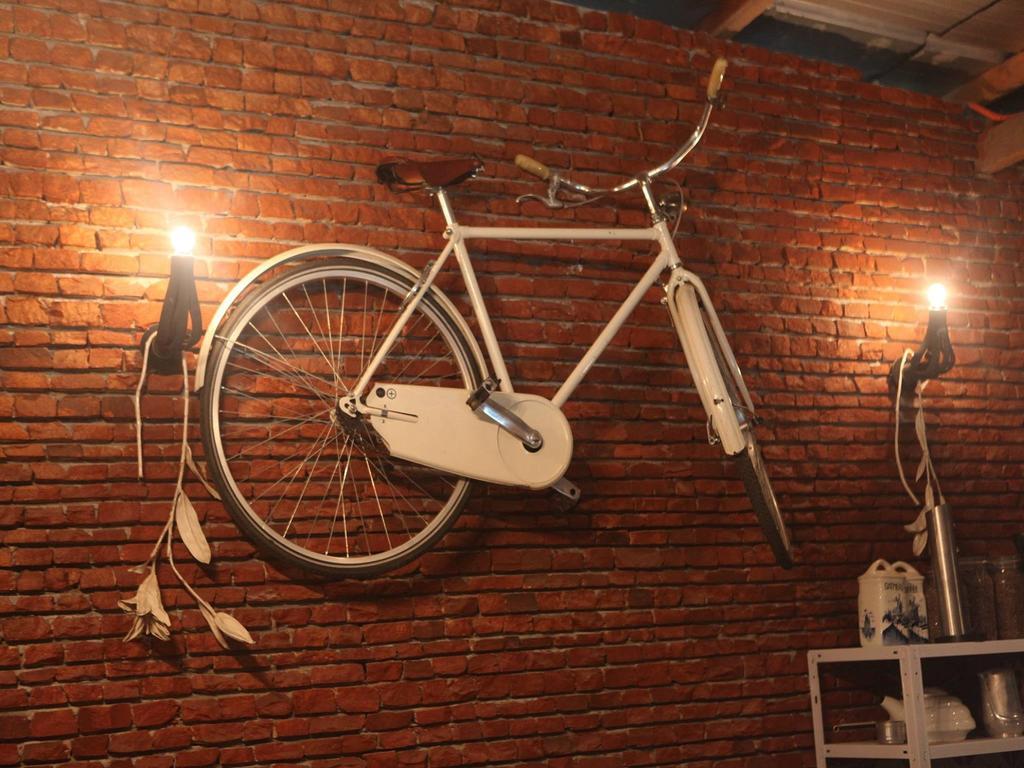 Bushman Cafe Hotel Abidjan Eksteriør bilde